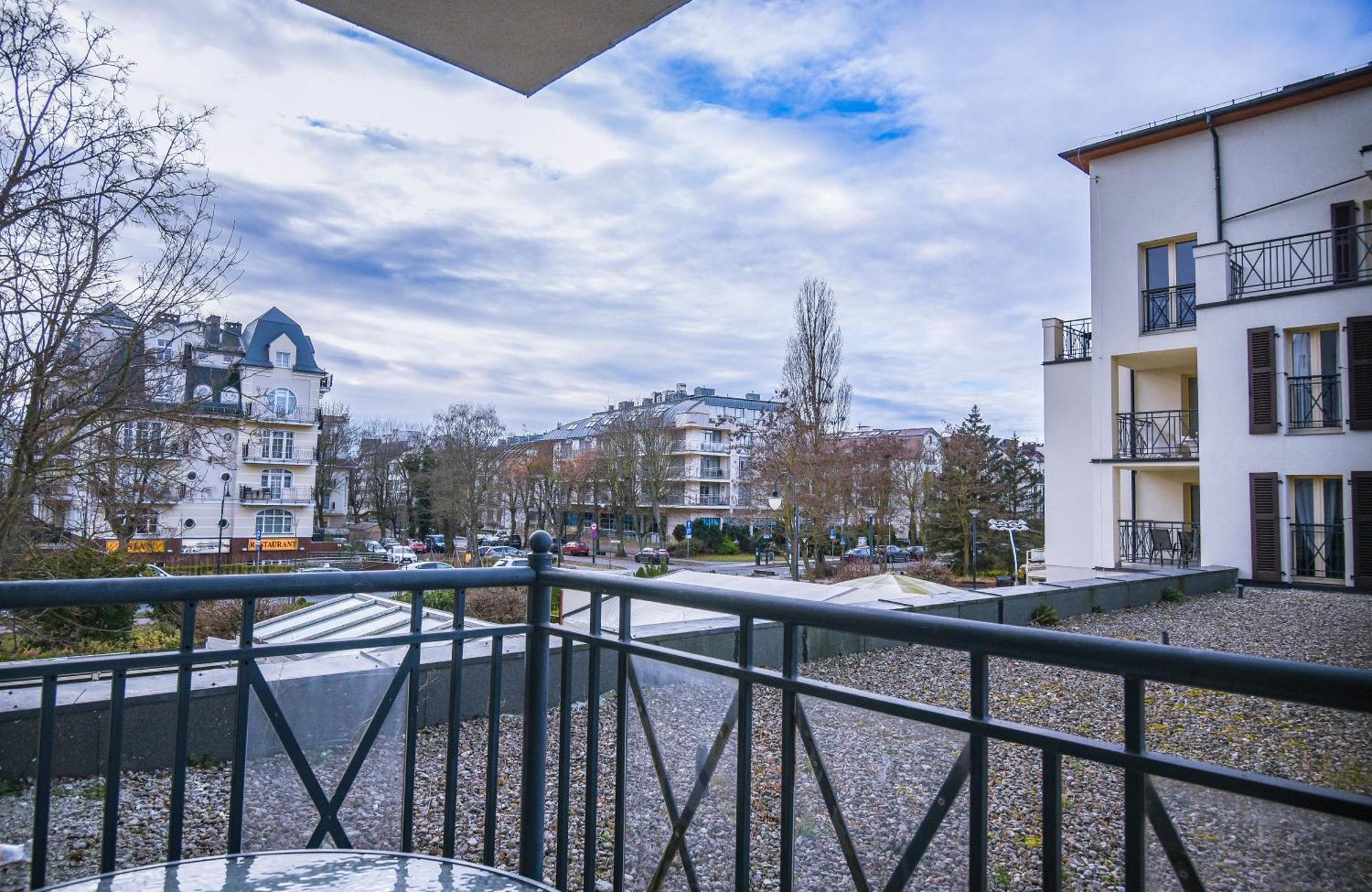 Apartamenty Promenada Z Tarasem I Parkingiem - Apartamenty Na Wyspie Swinoujscie Kültér fotó