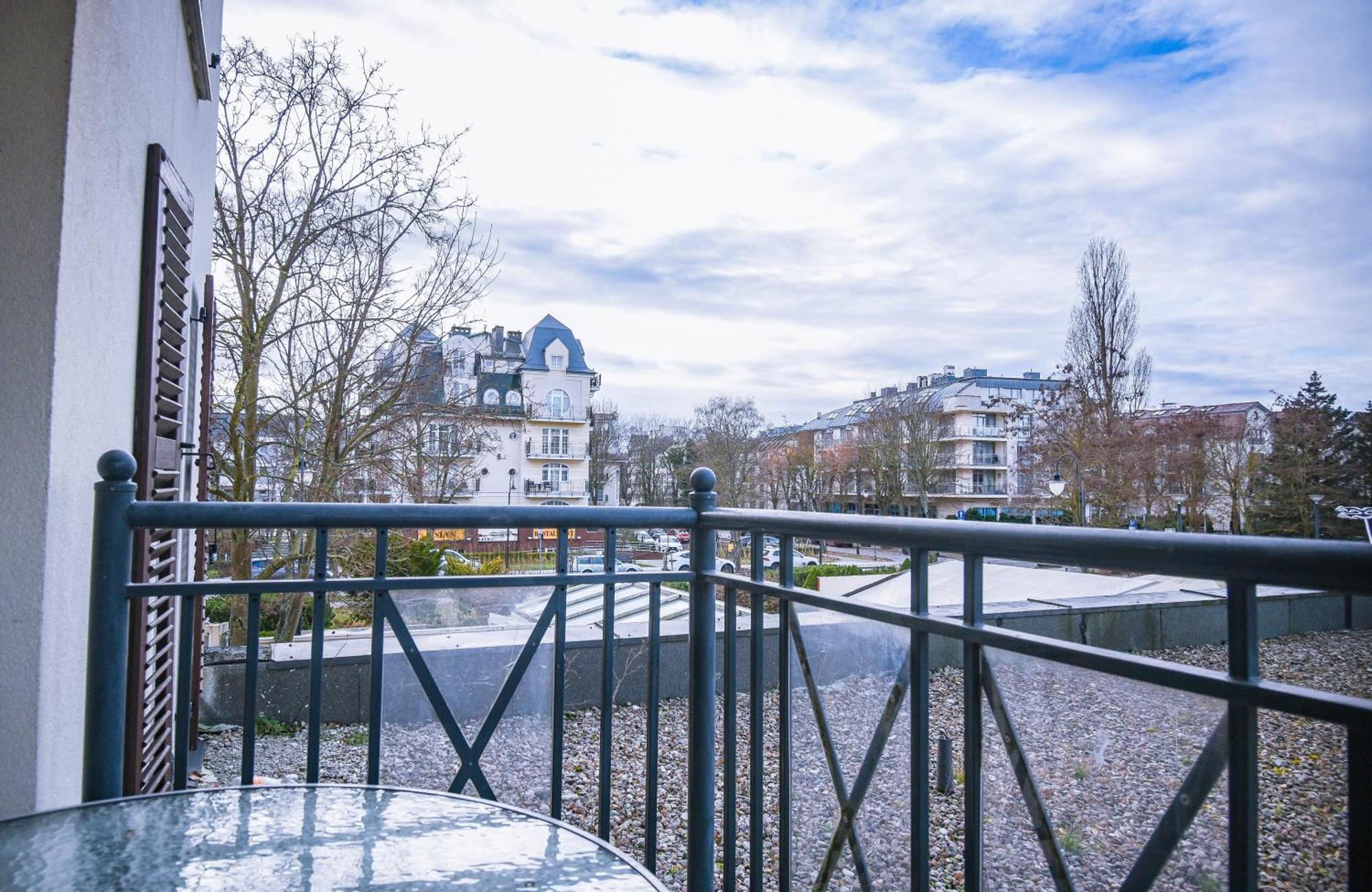 Apartamenty Promenada Z Tarasem I Parkingiem - Apartamenty Na Wyspie Swinoujscie Kültér fotó